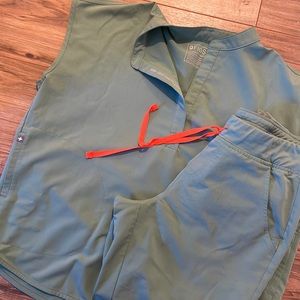 Figs Rafaela top with Zamora joggers